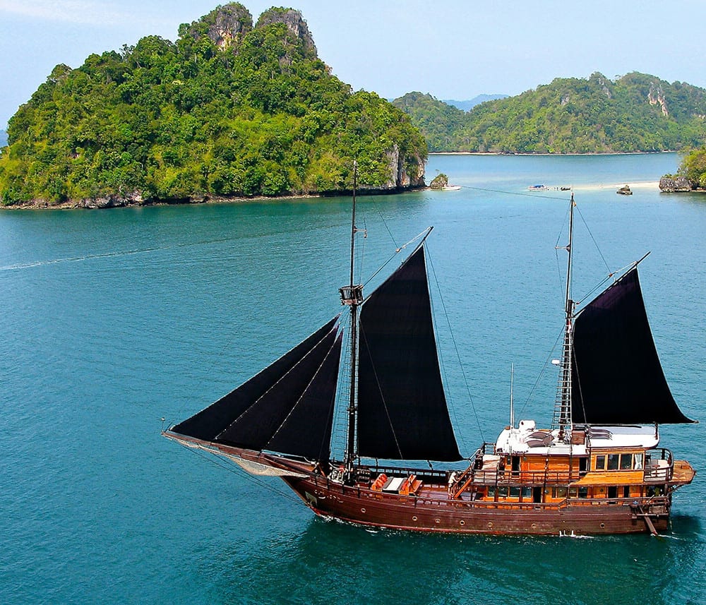 El Aleph Liveaboard Ship