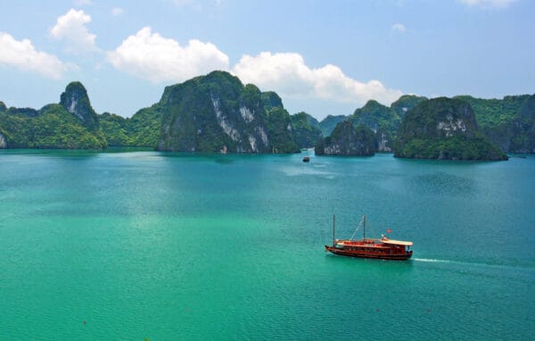 Ha Long Bay Vietnam tour