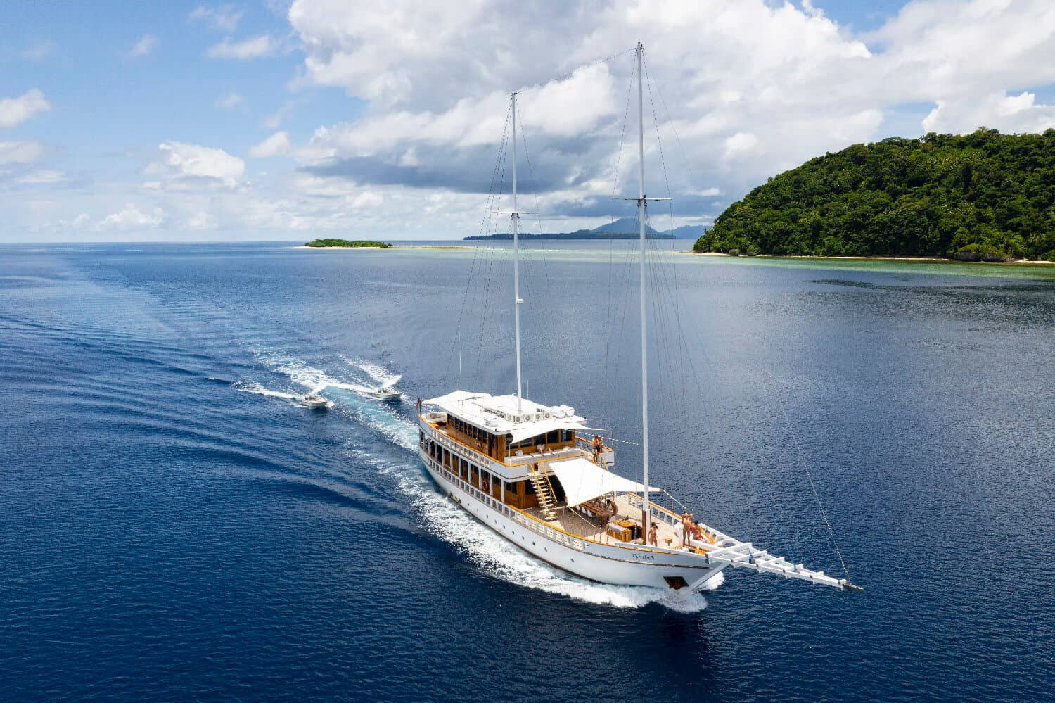 Our expedition takes place aboard the Fenides, a luxury phinisi style liveaboard