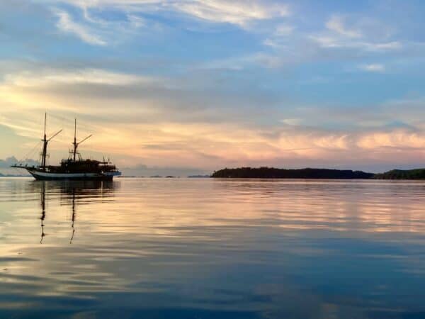 palau boat trip