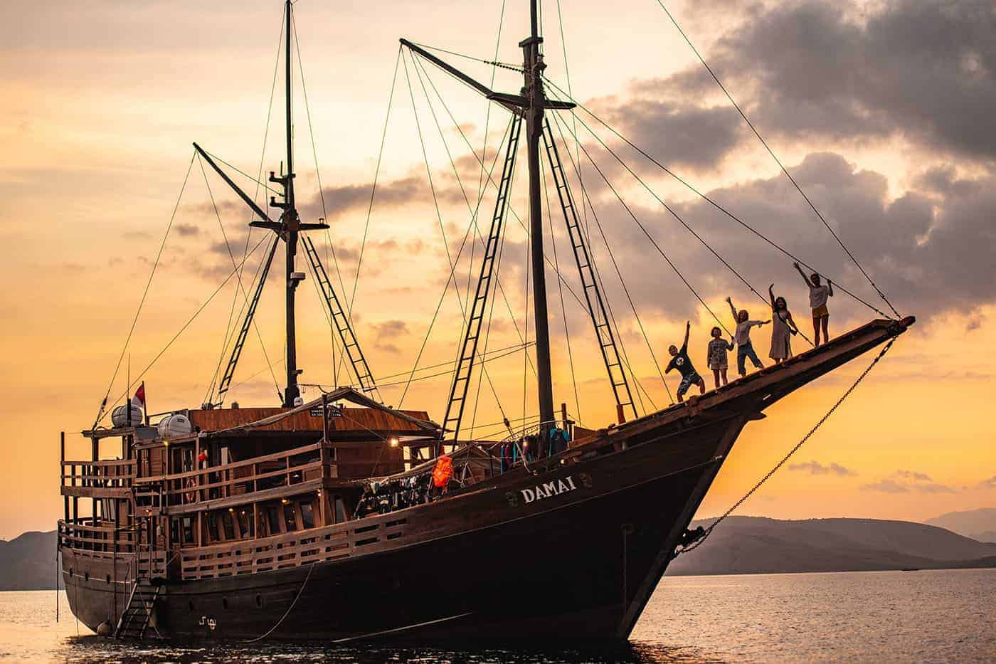 the Damai liveboard at sunset