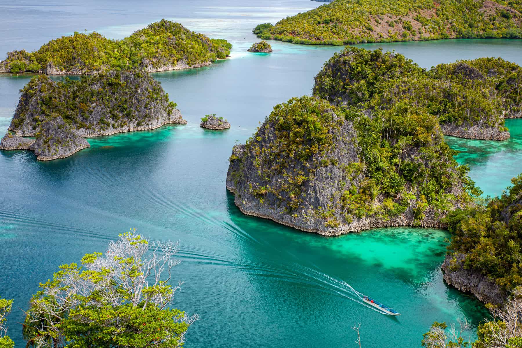 Piaynemo viewpoint on Fam Islands