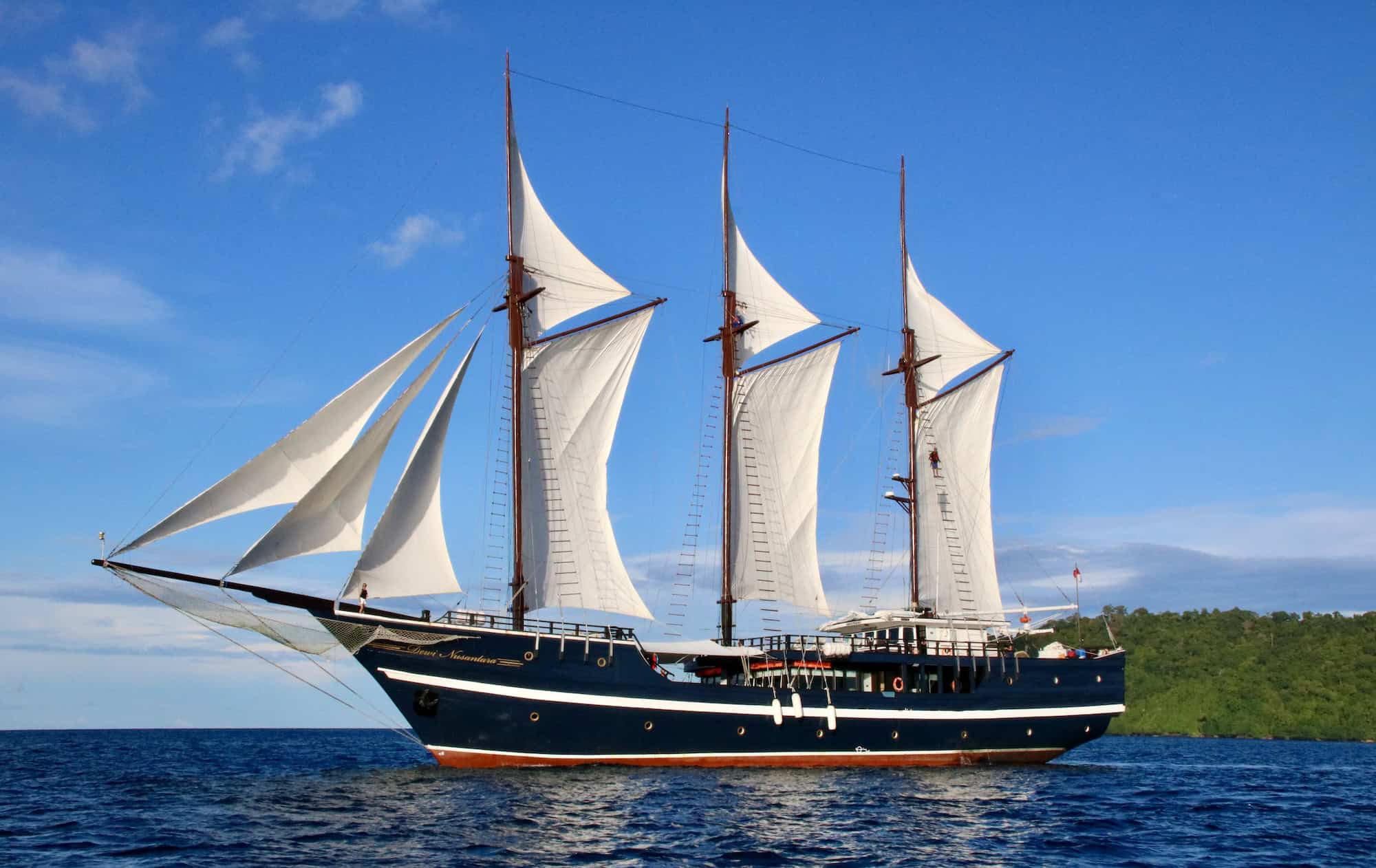 Dewi Nusatara Exterior